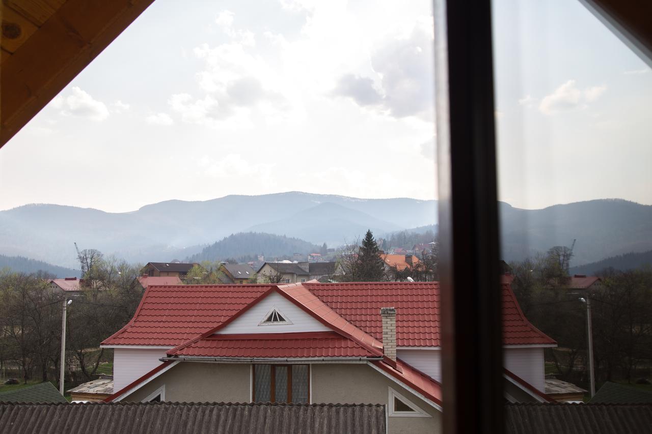Happy Hotel Yaremche Exterior foto